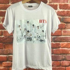 BTS Remix Graphic Tee Sz Small